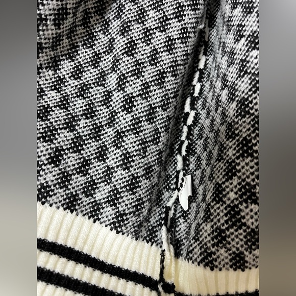 Dressed in LALA checkered grandpa cardigan - Picture 5 of 7